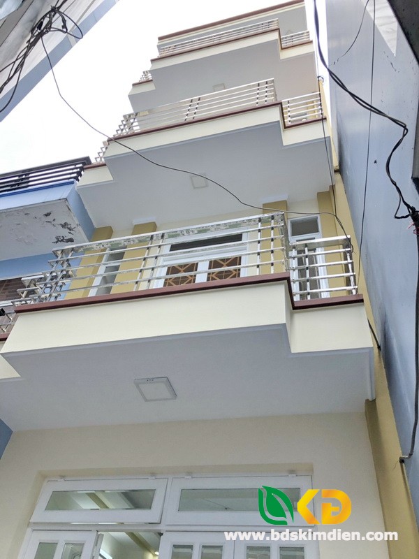 Bán gấp nhà 2 lầu mới đẹp hẻm 64 Nguyễn Khoái quận 4.